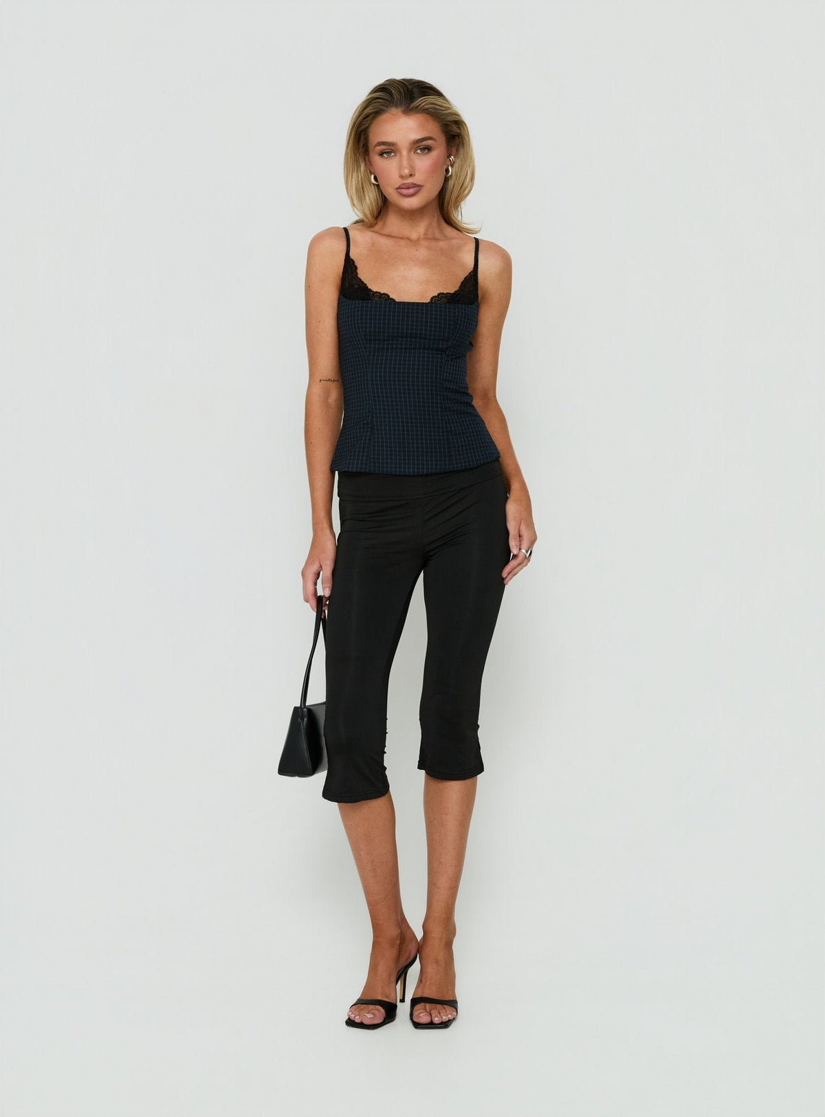 Avedon Foldover Waist Capri Pants Black