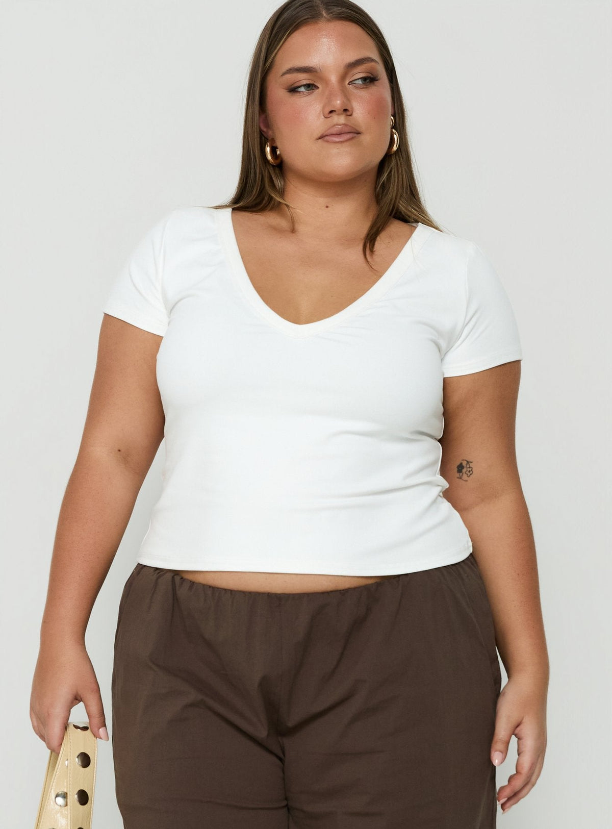 Daily Define Deep V Short Sleeve Top White Curve