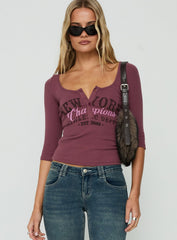 Solail Graphic 3/4 Sleeve Henley Top Pink