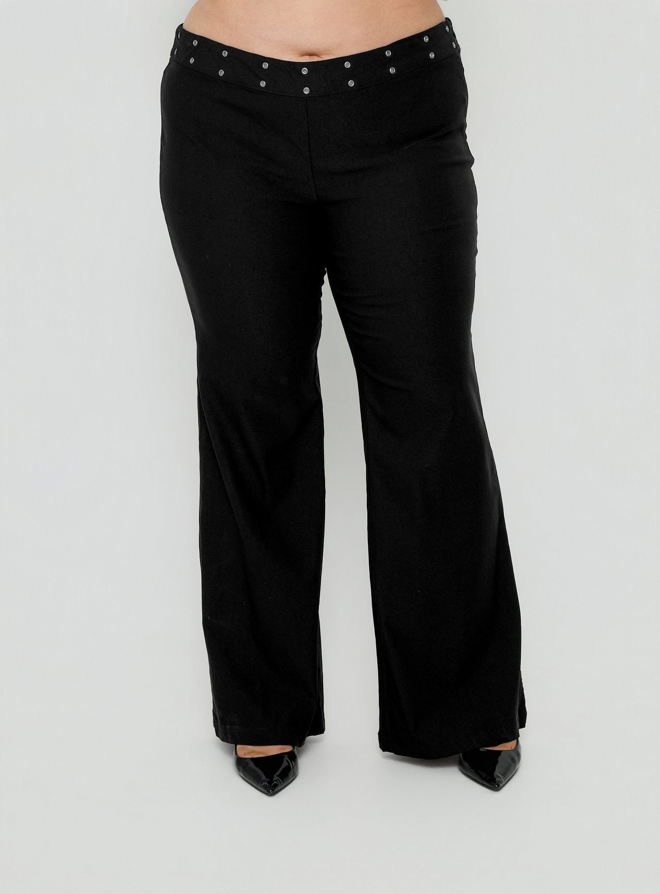 Yevina Eyelet Flare Pant Black Curve