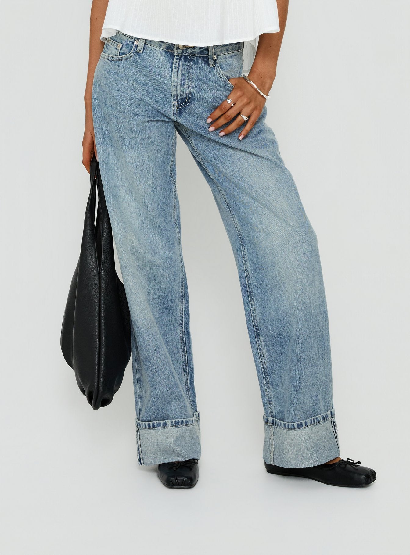 Serenitia Mid Rise Relaxed Cuff Jeans Light Vintage Wash