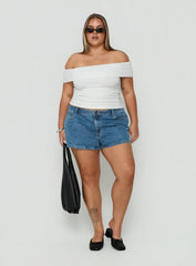 Dreamful Low Rise Mini Denim Short Mid Blue Wash Curve