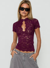 Quinbie Lace Short Sleeve Top Plum