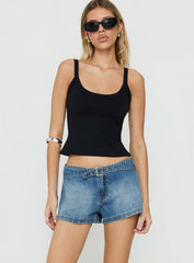 Wittney Buckle Micro Shorts Mid Blue Wash