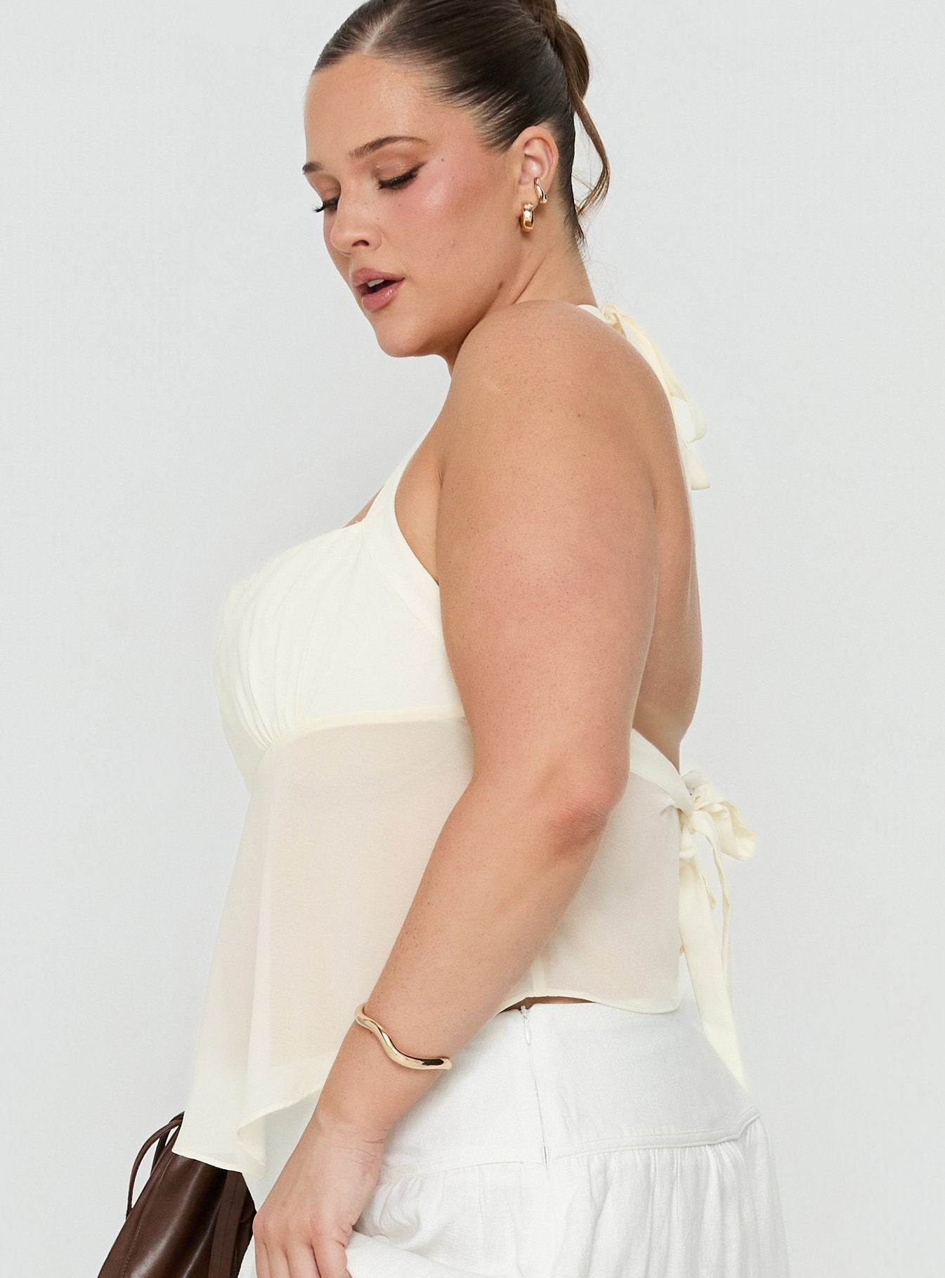 Finesse Halter Top Yellow Curve