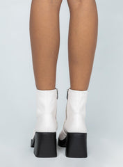 Halo Boots White