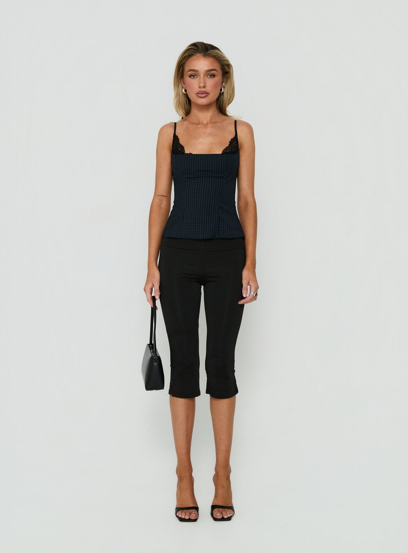 Avedon Foldover Waist Capri Pants Black
