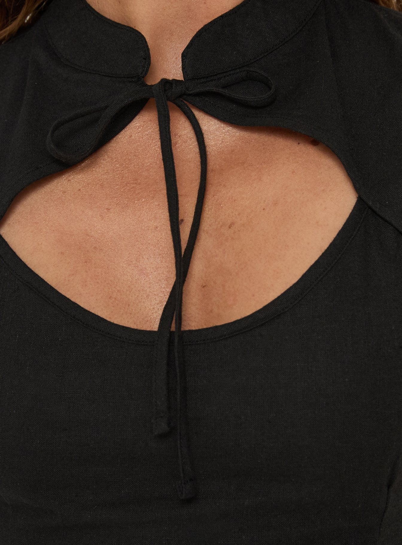 Ellisea Cap Sleeve Tie Detail Top Black