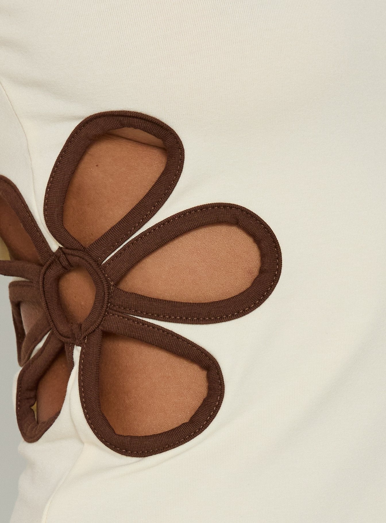 Currents Cut Out Detail Top Cream