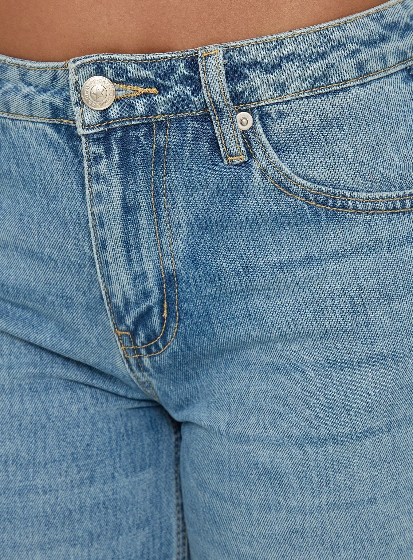 Darla Low Rise Straight Leg Jean Vintage Light Blue