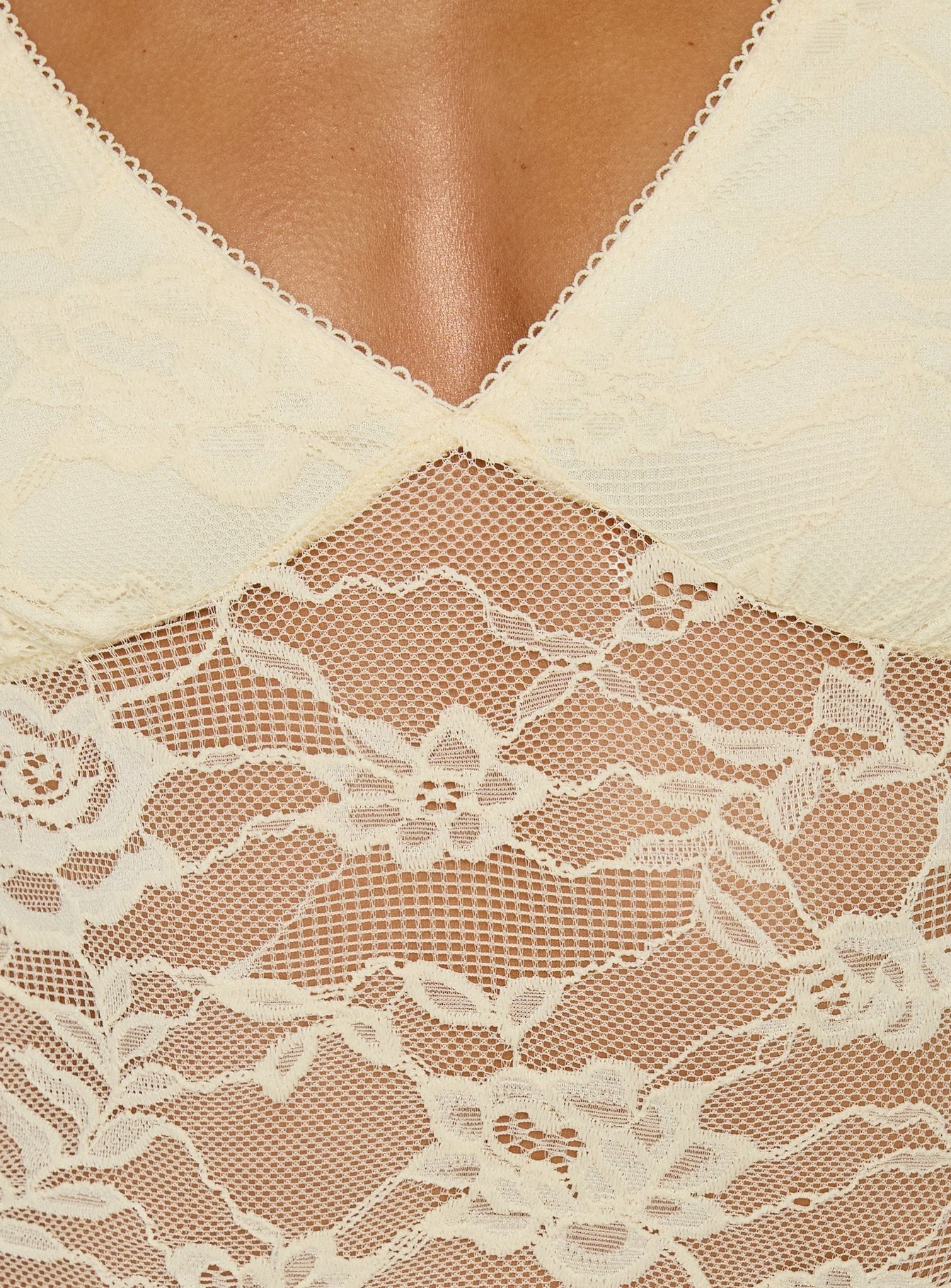 Zandie Textured V Neck Short Sleeve Top Cream