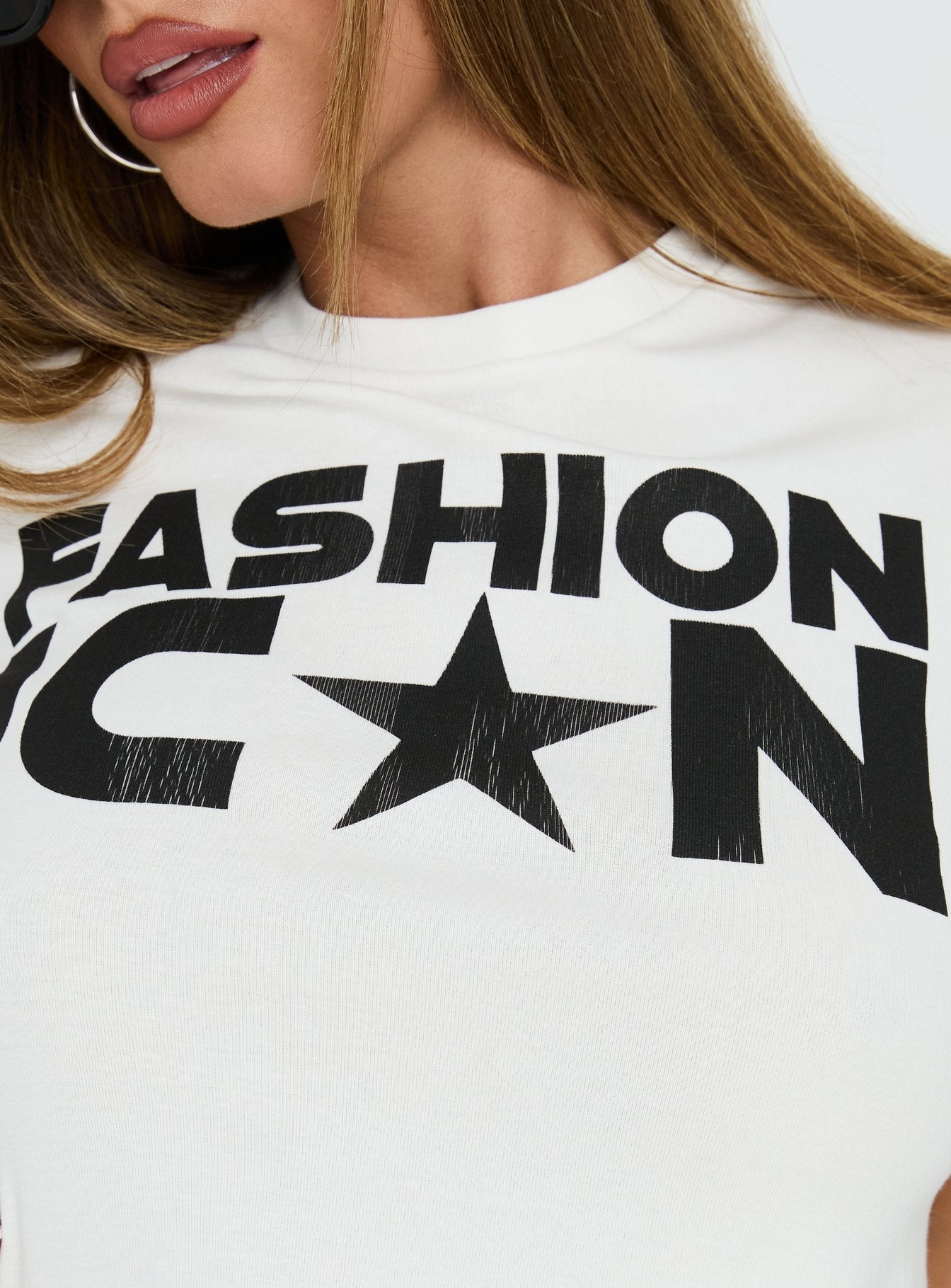 Fashion Icon Graphic Baby Tee White / Black