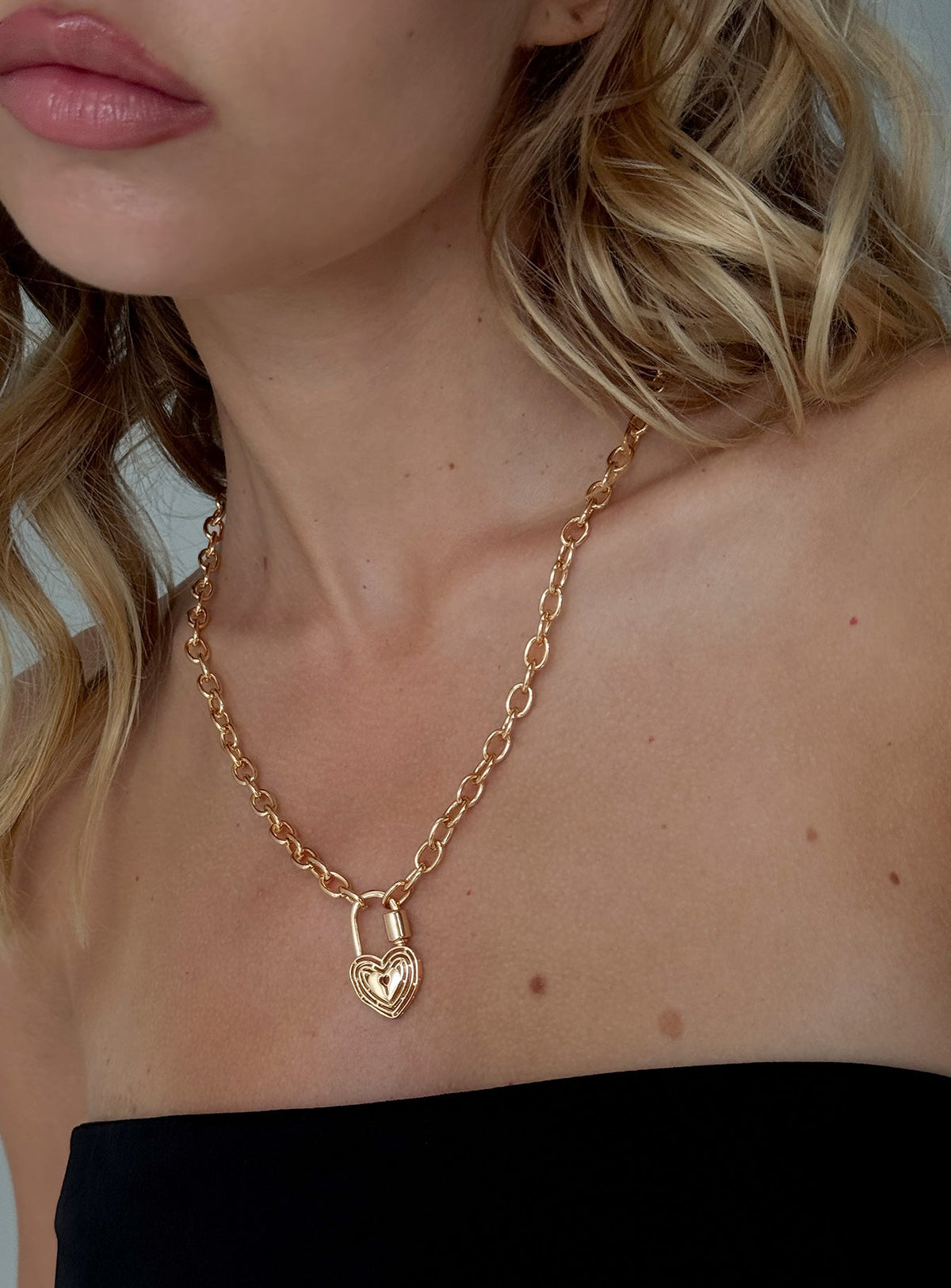 Sayge Lock Necklace Gold