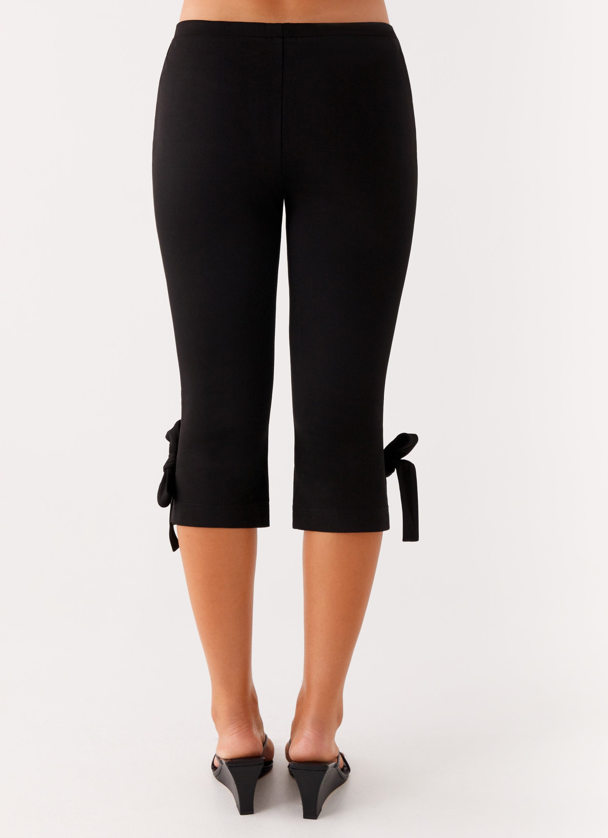 Takeover Capri Pants - Black